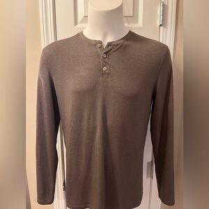 Brand NEW Mens Kit and Ace Upgraded Long Sleeve Henley Medium NWT